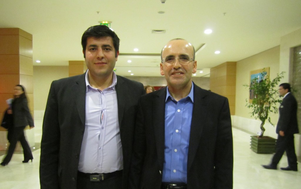 Maliye Bakanı Mehmet Şimşek Alüminyum sektörü ile ilgili sorularımızı yanıtladı.